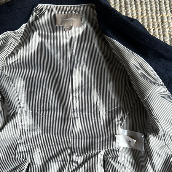 Banana Republic Cutaway Military style blazer - Picture 2 of 4